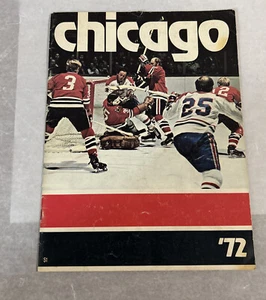 1972 CHICAGO BLACKHAWKS Team Jahrbuch BOBBY HULL /MAGNUSON🔥👀LESEN/SCHNELLER VERSAND - Bild 1 von 7