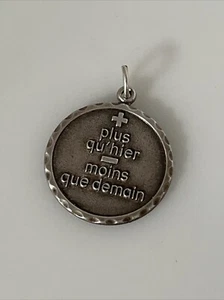 Vintage Sterling Qu’hier Que Demain Disc Pendant Charm 25mm 1B - Picture 1 of 4