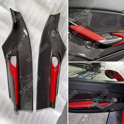 Cubierta de panel de puerta con reposabrazos interior de fibra de carbono seco para Ferrari 488 GTB 2015-2019 Foto 1 de 4