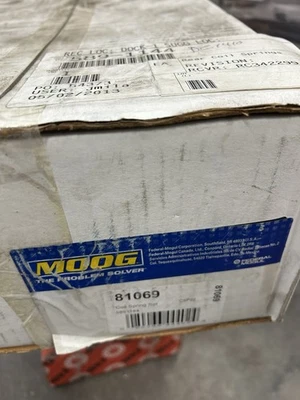 2 Moog 81069 Rear Coil Springs Chevrolet Avalanche Suburban GMC Yukon B8 - Image 1 of 2