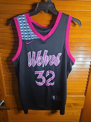 Camiseta deportiva rosa Nike cosida de los Minnesota Timberwolves Karl-Anthony Towns talla 48 Foto 1 de 4