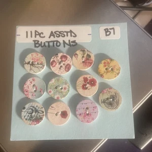 11pcs assorted round flat wooden buttons 2 hole - Picture 1 of 4