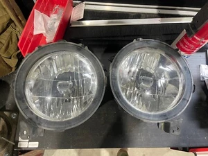2018 Jeep Wrangler JL Halogen Headlight Set OEM - Picture 1 of 5