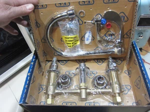 B-2866-05: Medizinischer Wasserhahn, 8" mittig, schwenkbarer Gänsehals, spritzwasserfreier Belüfter - Bild 1 von 8