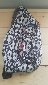 Kavu Outlander Rope Sling Backpack Black And White With Pink Zip