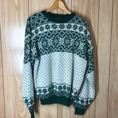 Puritan Vintage Winter Theme Round Neck Long Sleeve Sweater M - Image 1 of 4