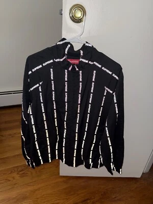 Chaqueta deportiva Supreme Reflective Text negra F/N 18 talla grande Foto 1 de 4