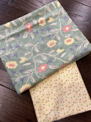 MODA Pieces From My Heart Sandy Gervais - 1.5 Yards Flower, 17”x43” Yellow - VTG - Image 1 of 4