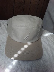 Sombrero con correa de cuero ajustable bronceado Nautica - Imagen 1 de 3