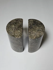 Sujetalibros de roca con núcleo de campo petrolífero 200.000.000 años de antigüedad formación San Andrés Pérmico - Imagen 1 de 7