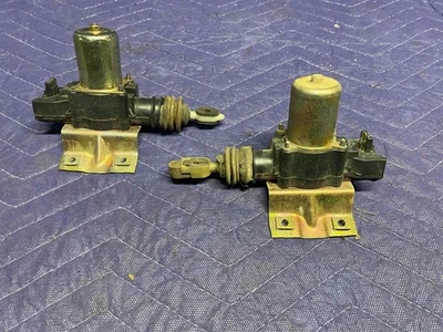 77-87 Chevy GMC Truck POWER DOOR LOCK ACTUATORS w/ BRACKETS SQUARE BODY 73-87 - Image 1 of 4