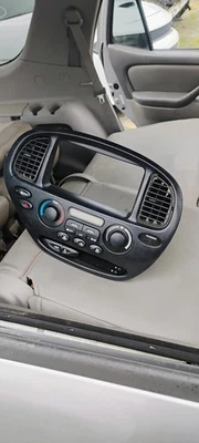 2001-2004 TOYOTA SEQUOIA CENTER DASH radio Climáte  Control - Изображение 1 из 3