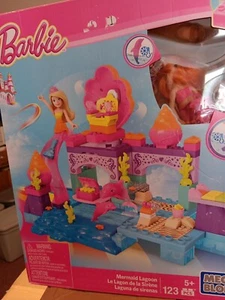 Mega Bloks Barbie Mermaid Lagoon con Delfín 123 Piezas y Castillo 81 Piezas Nuevo Sellado - Imagen 1 de 4