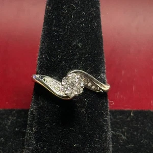BEAUTIFUL 10K White Gold Diamond  Ring 2.37g Fine Jewelry Size 7 - Picture 1 of 9