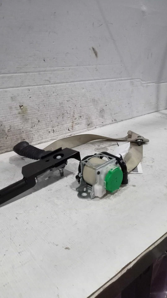 2016 Nissan Maxima Maroon Seat Belt OEM 868844RA8A 4DR Passenger Retractor - Изображение 1 из 4