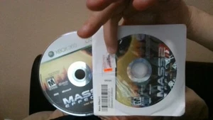 Mass Effect 2 (Microsoft Xbox 360, 2010) Juego de 1 y 2 discos *SOLO DISCO* - Imagen 1 de 1