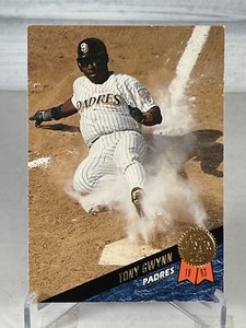 1993 Leaf Tony Gwynn #28 San Diego Padres Baseball Card