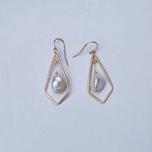 E308#Lovely Baroque Freshwater pearl 100% Natural White AAAA fashion earrings - Picture 1 of 12