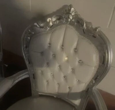 Poltrona Sedia foglia argento binaco pelle LUIGI XVI con braccioli stile barocco - Immagine 1 di 4