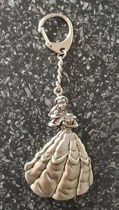 UNUSUAL RARE DISNEY METAL SLEEPING BEAUTY PRINCESS KEYRING /BAG CHARM - Picture 1 of 3