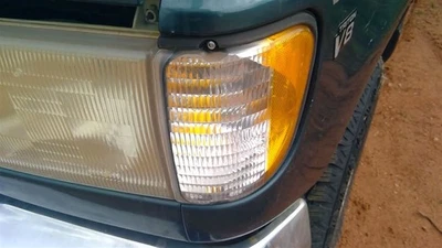 Luz de giro de lámpara de estacionamiento/esquina del conductor para camioneta Ford E150 92-00 250348 Foto 1 de 4