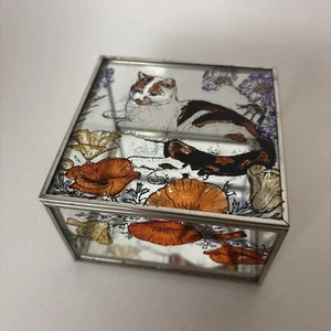 Vintage Glass Trinket Box Mirrored Bottom Cat with floral edge - Picture 1 of 11