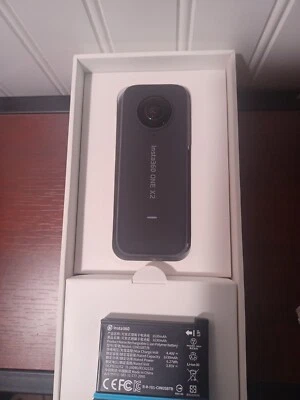 Insta360 ONE X2 Camera **For parts/Not Working** Screen Doesnt turn on - Image 1 of 2