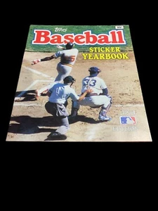 1984 pegatina de béisbol Topps MLB anuario MLB Topps salutes 23 años de grandeza - Imagen 1 de 6