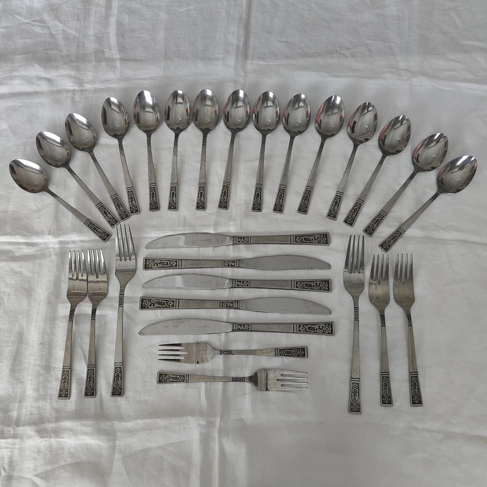 Lote de 28 cubiertos surtidos de acero inoxidable vintage Ekco Eterna Santa Clara Foto 1 de 4