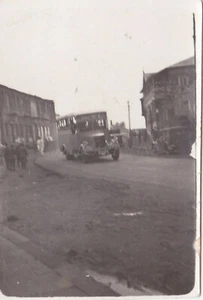 ETHIOPIA - Addis Abeba, Bus on a Street - Photo - Picture 1 of 2