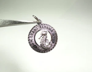 VINTAGE GRAND BAHAMA SEEPFERDCHEN URLAUB RUND STERLINGSILBER 925 ANHÄNGER CHARM - Bild 1 von 8
