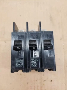 Perno en disyuntor Siemens ITE BQ3B02020 3 polos 20 amperios 240 voltios - Imagen 1 de 3