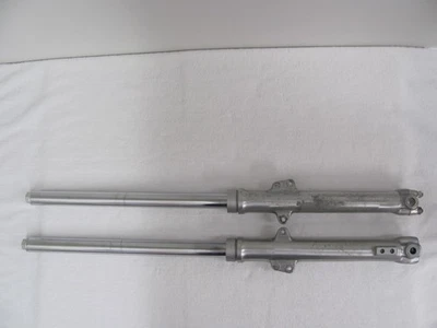 Juego de horquillas delanteras izquierda y derecha Yamaha AT3 1973 125cc Foto 1 de 4