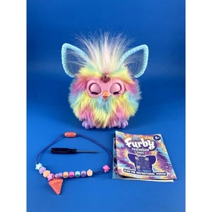 Furby Tie Dye interaktives Spielzeug offene Box - Bild 1 von 12