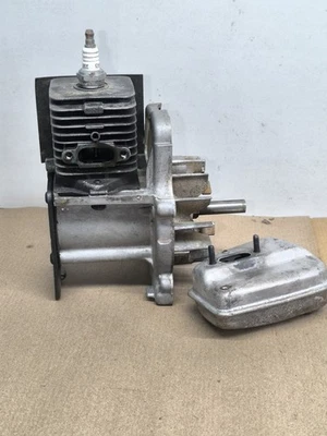 HOMELITE UT20721 TRIMLITE PETROL STRIMMER ENGINE UNIT & MUFFLER USED PARTS - Image 1 of 4