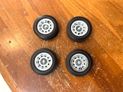 1/18 ACME DODGE PLYMOUTH MOPAR JUEGO DE RUEDAS Y NEUMÁTICOS LÍNEA ROJA Foto 1 de 4