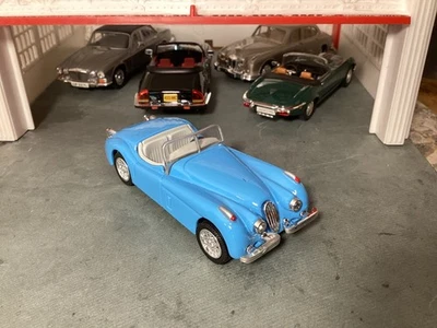 1950 Jaguar XK-120 1:43 diecast by New Ray - Image 1 of 4