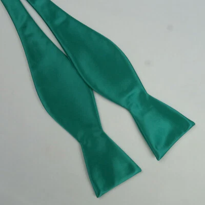 Corbata Stafford Sólida Para Hombre Verde Satinado Ajustable Precio de venta sugerido por el fabricante $25 Preppy Genial Foto 1 de 4