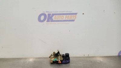 05 DODGE RAM 2500 TRAVA DE PORTA CABINE QUAD FRENTE ESQUERDA MOTORISTA - Imagem 1 de 4