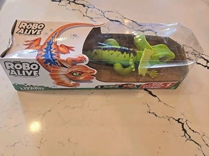 Robo Alive Frill Neck Lizard Robot Pet Figure Verde Zuru Giocattolo NUOVO - Foto 1 di 9