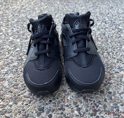 Nike Black Huaraches Youth Size 2.5Y 704949-016 New Without Box Streetwear Schoo - Image 1 of 4