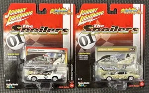 2015 JOHNNY LIGHTNING Spoilers 1972 Buick Riviera/1976 Chevy Camaro Lot Of 2 NIP - Picture 1 of 2