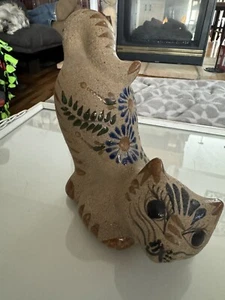 Vintage Mexico Tonala Stretching Cat Hand Painted Signed By E. Coral - Picture 1 of 5