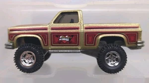 Hot Wheels 83 Chevy Silverado Valentine's Day Walmart Exclusive 4x4 Custom 2010 - Bild 1 von 7