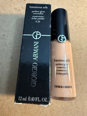 Giorgio Armani Luminous Silk PERFECT GLOW CONCEALER # 5.25  NIB Free Shipping - Image 1 of 3