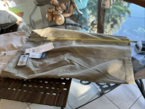NWT Columbia PFG Mens Shorts Size 32 Khaki Travel Fishing Hiking Outdoors 10” - Picture 1 of 16