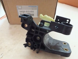 New Genuine Honda CR-V 99-01 Automatic gear selector bracket 54020-S10-E52  A9 - Picture 1 of 8
