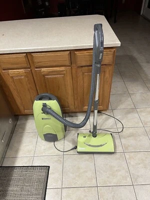 Kenmore Bagged Canister 116 Vacuum Cleaner Lime Green  Model 26212 Tested Works  - Image 1 of 4