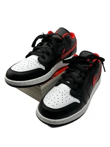 Nike Air Jordan 1 Low GS Bred Toe schwarz rot Sneaker 553560-063 Jungen Gr. 5,5 - Bild 1 von 9