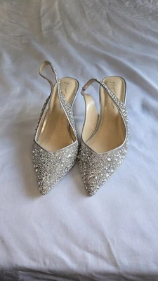 Betsey Johnson Clark 高跟鞋 象牙色 - 尺寸 9,二手,状况良好 — 第 1/4 张图片